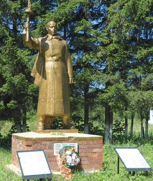 с. Хотушь Ясногорского р-на. Памятник погибшим односельчанам, установленный в 1975 году.