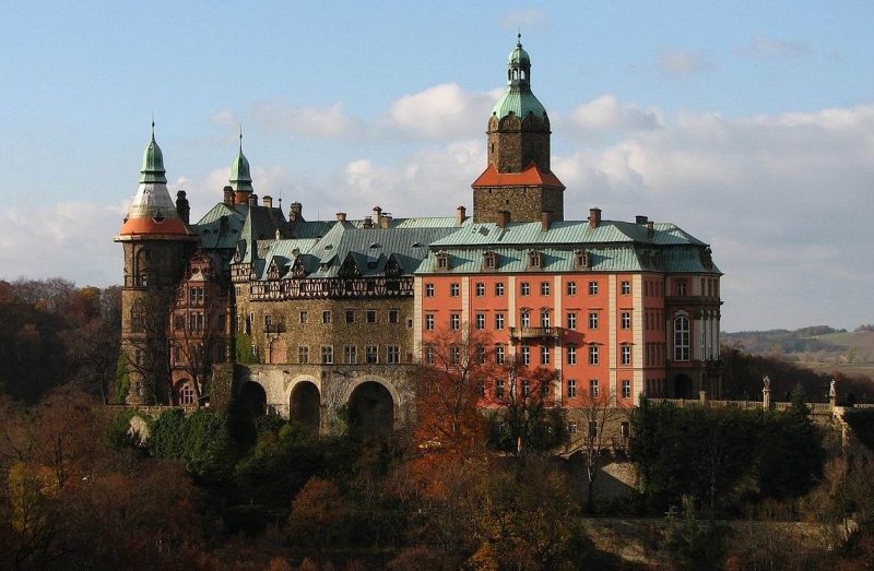 Замок Ксёнж - третий по величине в Польше.