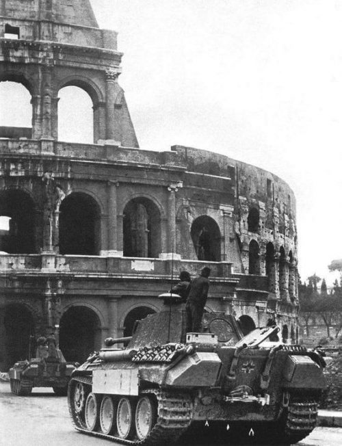 Немецкие войска в Риме.