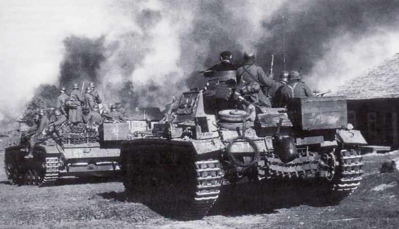 Танки 11-й танковой дивизии Вермахта у Спас-Дёменска. Октябрь 1941 г.