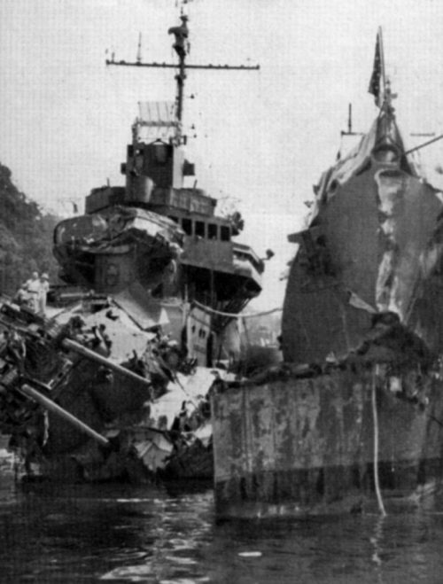 Американские эсминцы «Selfridge» и «O'Bannon» после боя.