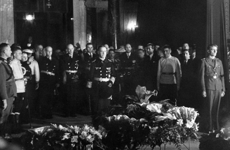 Немецкая делегация на похоронах царя Бориса III в соборе Александра Невского в Софии. Август 1943 г.