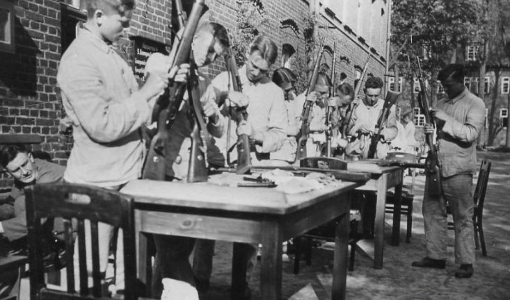 Стрелковая подготовка в школе Штральзунда. 1938 г.