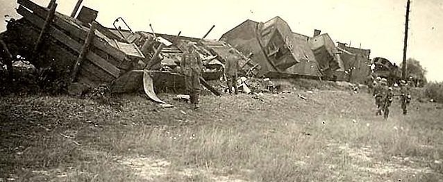 Разбитый бронепоезд «Маршал Буденный» ст. Потоки. 4 сентября 1941 г. 