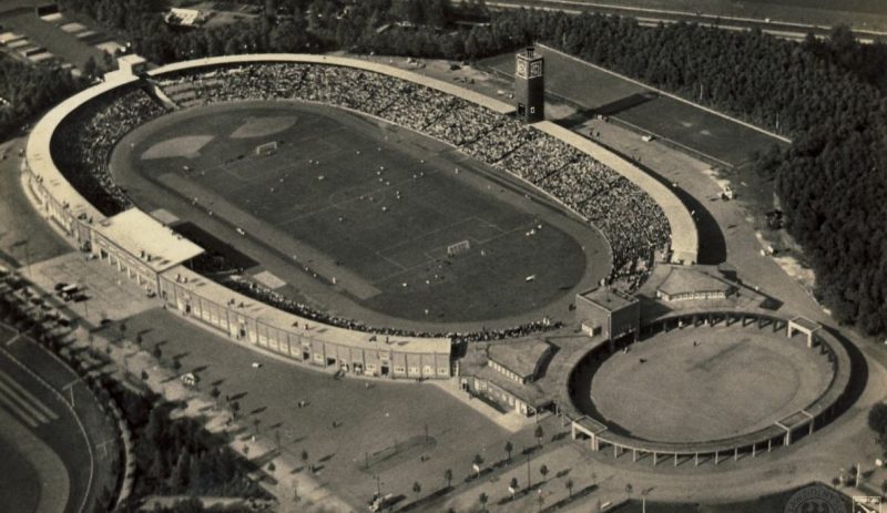 Олимпийский стадион Бреслау с достроенной часовой башней. 1939 г.