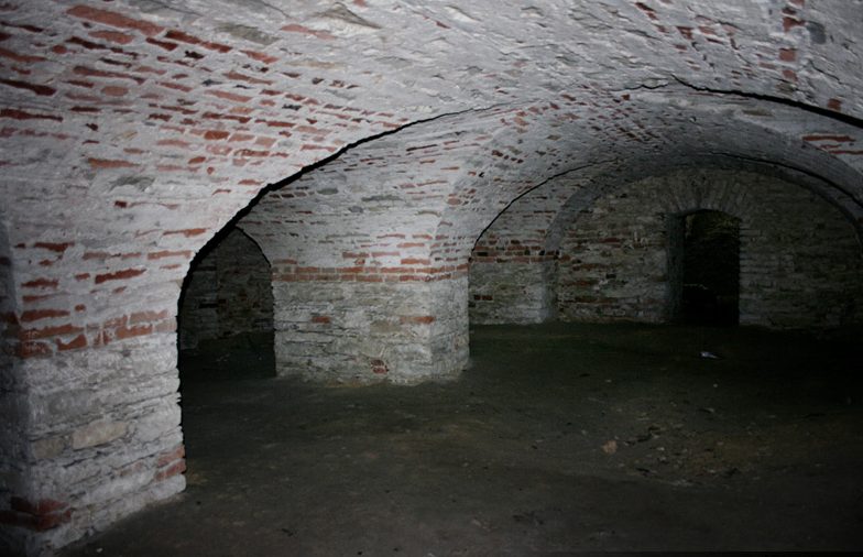 Подземелья Вроцлава, сохранившиеся до сих пор под бывшими замками, храмами, монастырями и прочими сооружениями. 