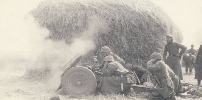 Атака немецких пехотинцев в районе Кременчуга. 8 сентября 1941 г. 