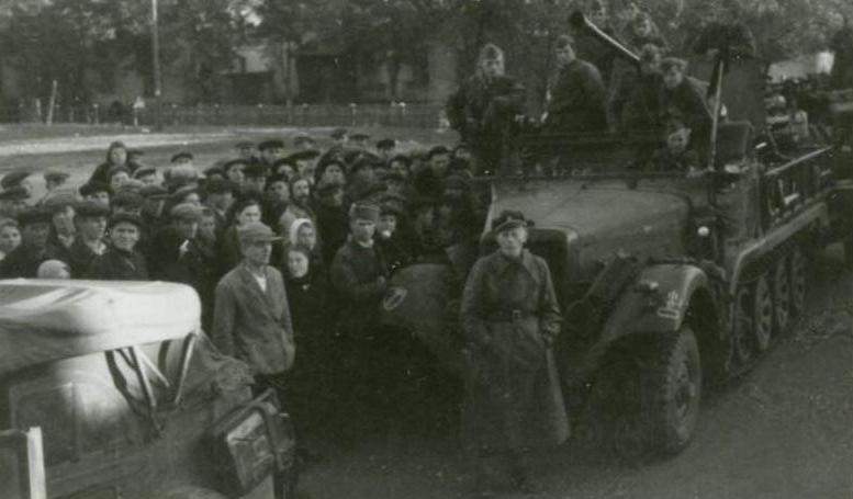 Немцы в городе. Октябрь 1941 г.