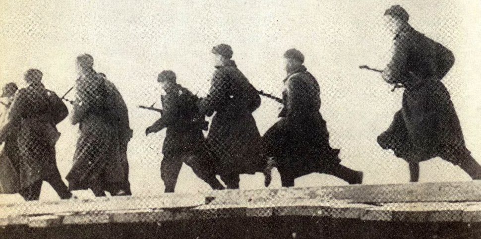 Атака советских пехотинцев. Февраль 1945 г.