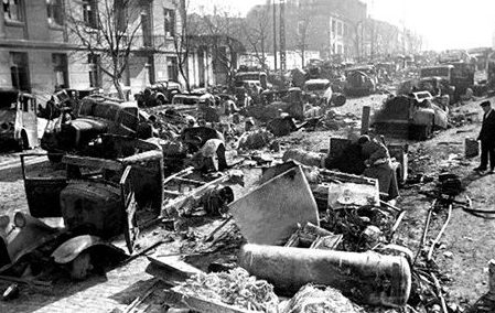 Улица Артема после боев. Сентябрь 1943 г. 