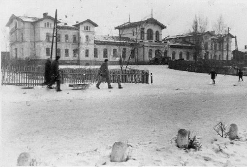 Привокзальная площадь. 1942 г.