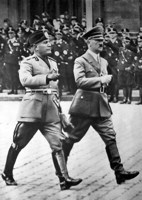 Бенито Муссолини и Адольф Гитлер. Будапешт, 1939 г.