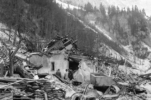Последствия взрыва в селе в 1947 году.