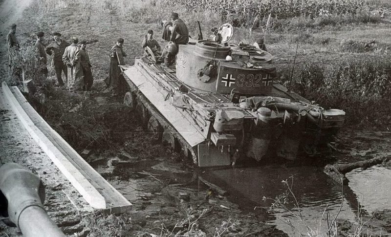 Испытание немецких «Тигров». Преодоление брода. Сентябрь 1943 г.