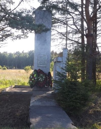 Краснинский р-н. Памятный знак командному пункту 3-го Белорусского фронта.