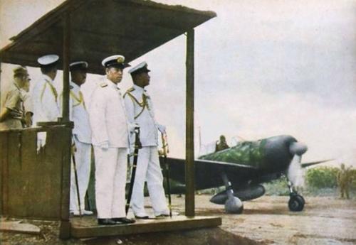 Адмиралы Исороку Ямамото и Матоме Угаки. Рабаул, Новая Британия, апрель 1943 г.