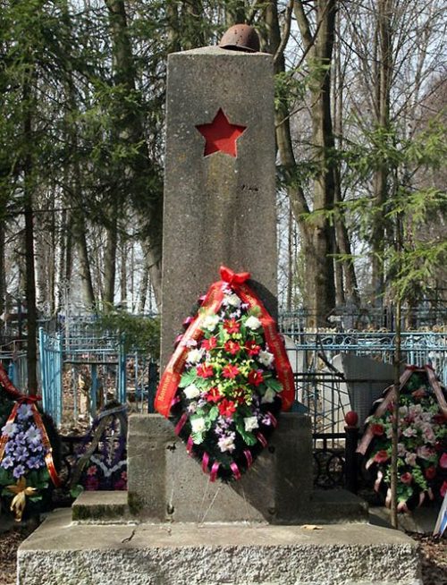г. Вязьма. Братская могила советских воинов на Фроловском кладбище.