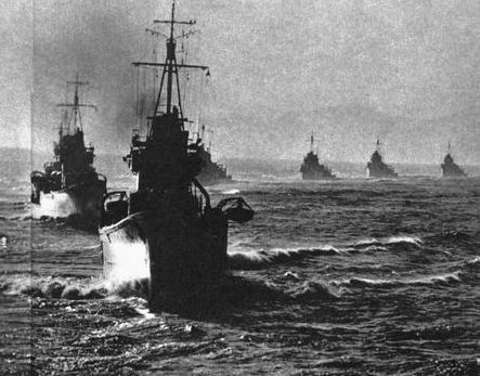 Эсминцы ВМС Японии направляются на Соломоновы острова. Октябрь 1942 г.
