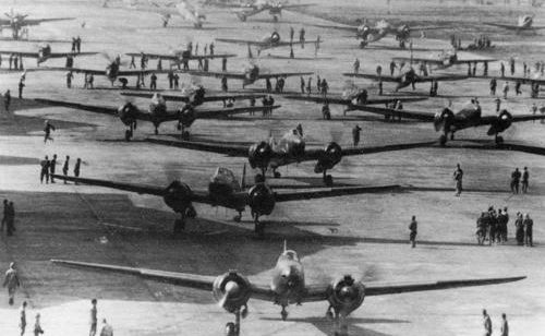 Военно-морской Ацугский аэродром. 1944 г.