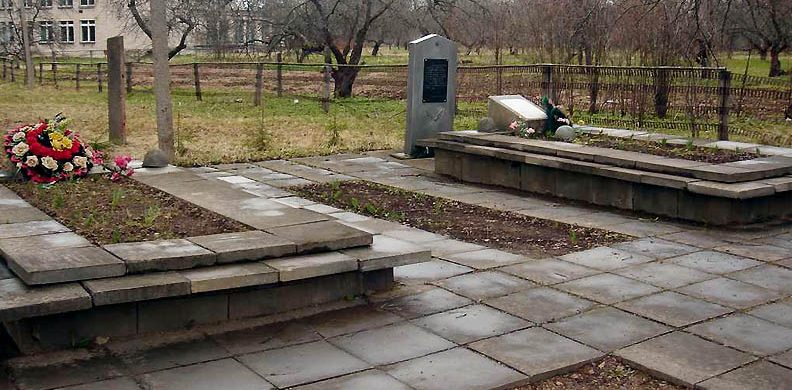 д. Юшково Вяземского р-на. Братская могила советских воинов, погибших в годы войны. 