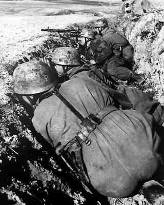 Немецкие десантники в Тунисе. Февраль 1943 г.