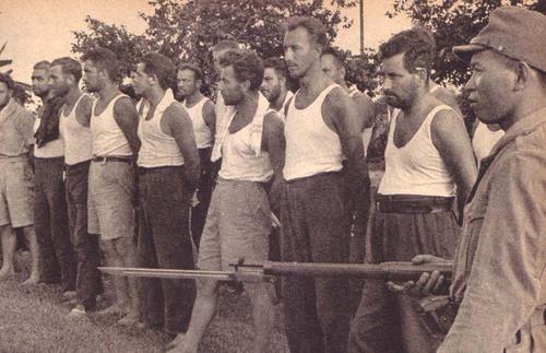 Голландские военнопленные. Индонезия, 1942 г. 