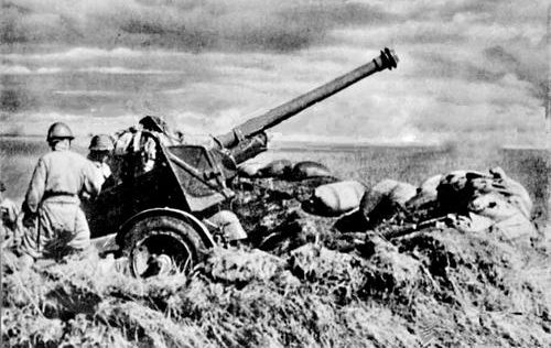 75-мм полевая пушка на Халхин-Голе. Монголия, 1939 г.