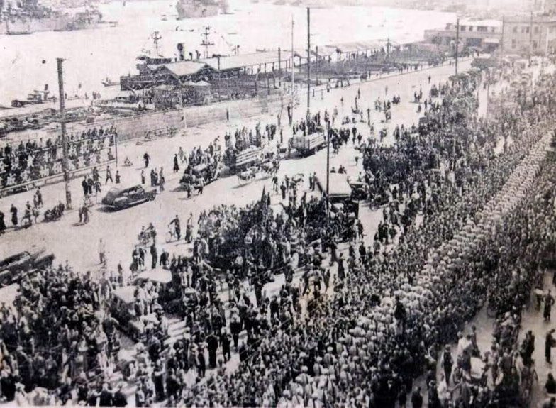 Празднование капитуляции Японии. 15 августа 1945 г.