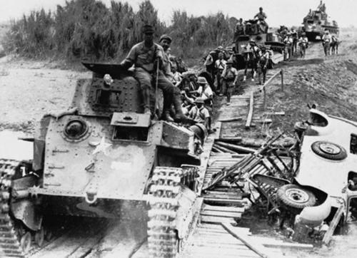 Японские танки во время вторжения. Филиппины. 1942 г.