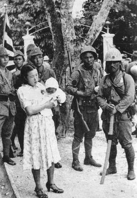 Японские солдаты в Маниле. 1942 г. 