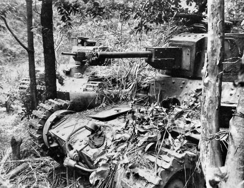 Брошенные японские танки в Лусоне. Филиппины, 1945 г.