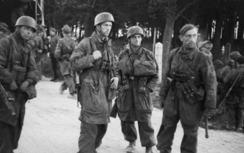 Немецкие десантники во Франции. Июль 1944 г.