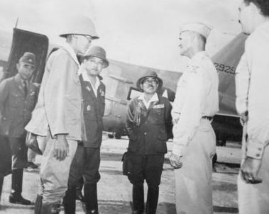 Представители Японии и США на Окинаве. 7 сентября 1945 г.