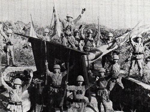 Японские войска празднуют завоевание Таиланда. Декабрь 1941 г.