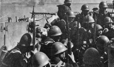 Десант во время вторжения в Шанхайское международное поселение. Декабрь 1941 г.