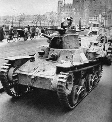 Японская танковая колонна. Гонконг, 1941 г. 