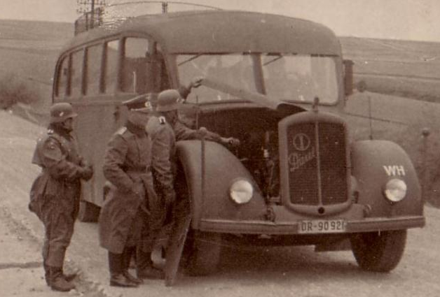 Армейский автобус Gräf & Stift V-6D