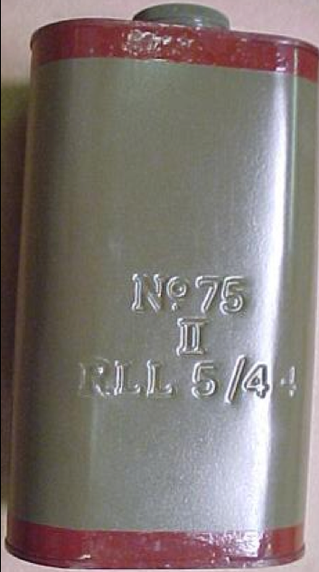Противотанковая мина-граната №75 Mk-I Hawkins Mine.Справа - Mk-II