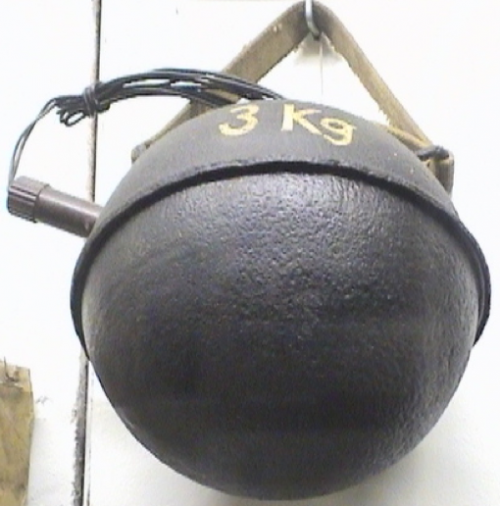 Подрывной сферический заряд Geballte ladung 3 Kg in Kugelform
