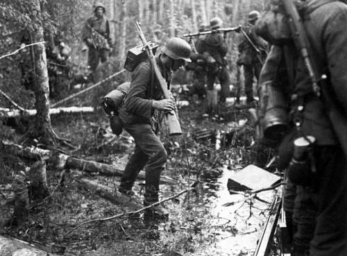 Немецкие войска в районе Волхова. 1942 г.