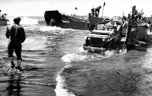 Высадка десанта на мысе Глостер острова Новая Британия. Январь 1944 г.