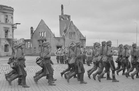 Войска на параде в Выборге. 1941 г. 