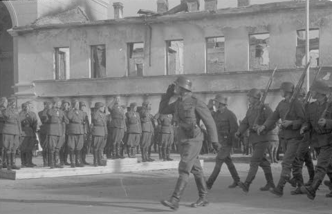 Парад финских войск в Янислинне. 10 января 1942 г.