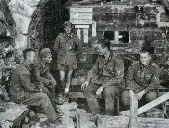 Ротный командный пункт. 1942 г. 