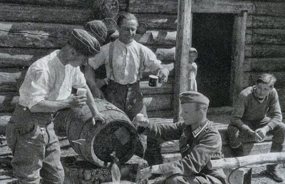 Пиво в окрестностях Волхова. 1942 г. 