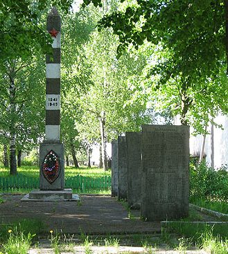 д. Кошевичи Руднянского р-на. Памятник землякам, погибшим в годы войны.