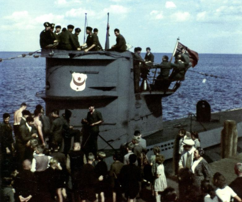 Немецкая подводная лодка U-403 в порту Данцига. Июль 1941 г. 