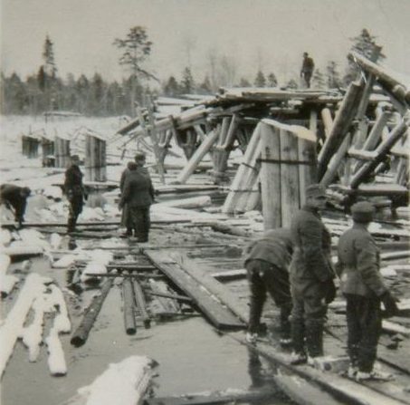 Строительство моста в Карелии. 1942 г. 