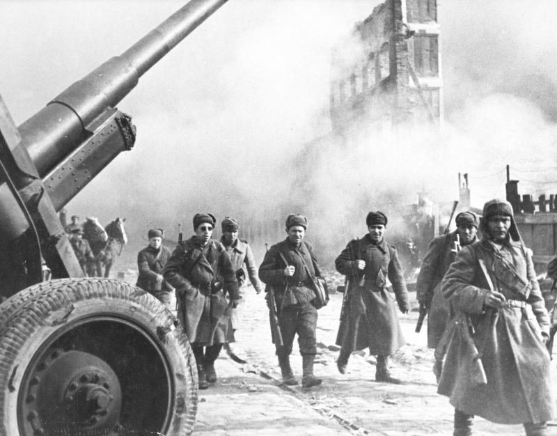 Красноармейцы в Данциге. Март 1945 г.