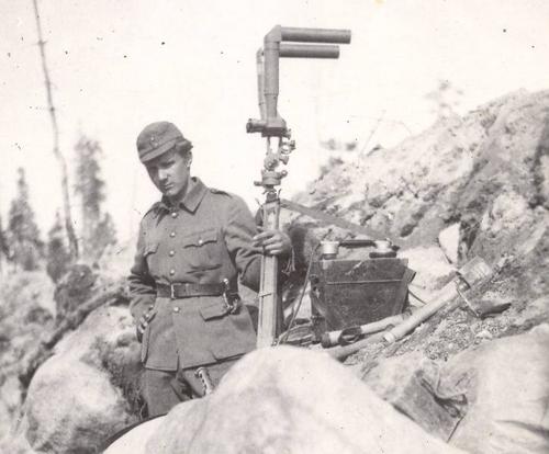 Артиллерийский наблюдатель на своем посту. 1943 г. 